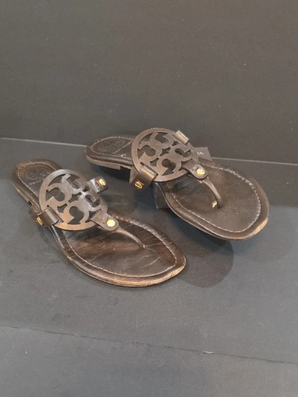 Tory Burch Miller Dark Brown Leather Logo Thong Sandals Size 8